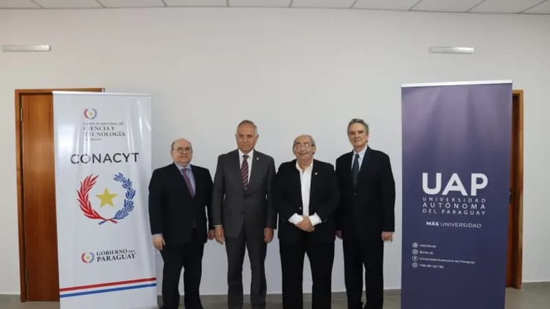 En el marco de una serie de reuniones con autoridades del Paraguay, Rector de la Universidad Autónoma de Chile visitó dependencias de la UAP