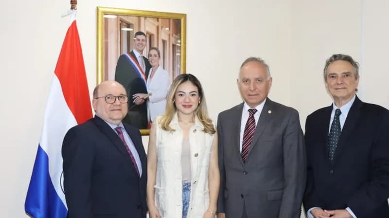 En el marco de una serie de reuniones con autoridades del Paraguay, Rector de la Universidad Autónoma de Chile visitó dependencias de la UAP