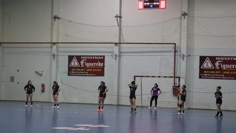 ¡Victoria arrolladora del equipo de handball femenino de la UAP en los JUPY 2025!