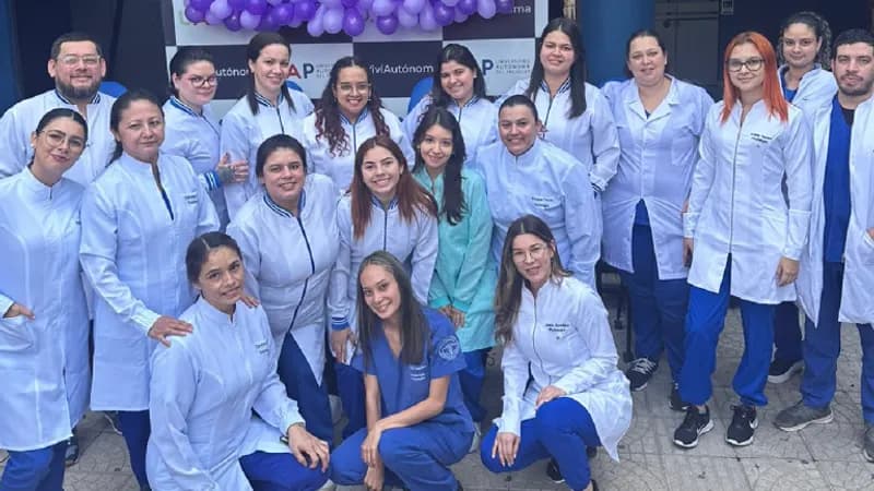 Universidad Autónoma del Paraguay realizó servicio gratuito a la comunidad en el marco del día del Podólogo