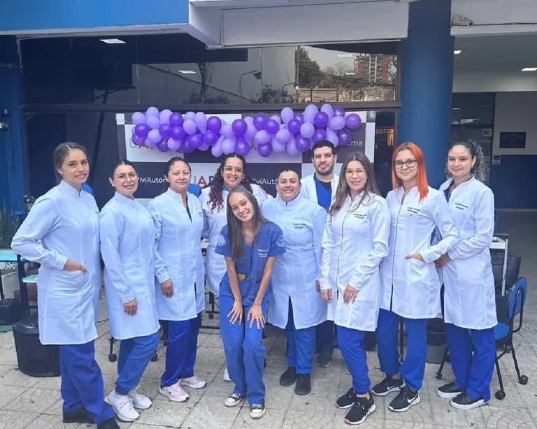 Universidad Autónoma del Paraguay realizó servicio gratuito a la comunidad en el marco del día del Podólogo