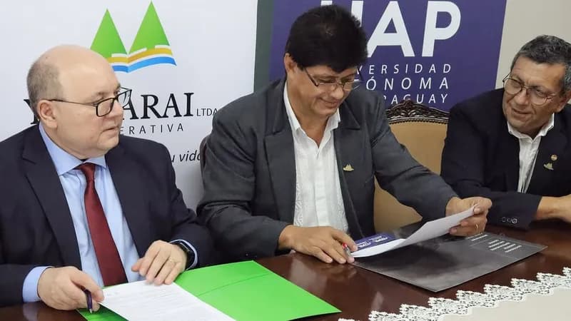 La UAP firma convenio marco con la Cooperativa Ypacaraí Ltda.