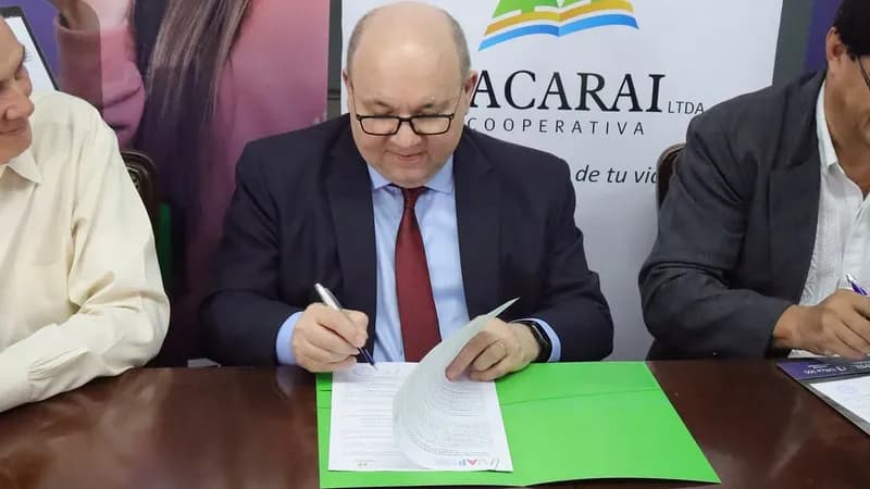 La UAP firma convenio marco con la Cooperativa Ypacaraí Ltda.