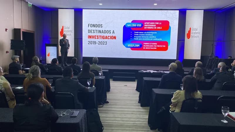 Universidad Autónoma del Paraguay estrecha lazos con Doctores de BECAL