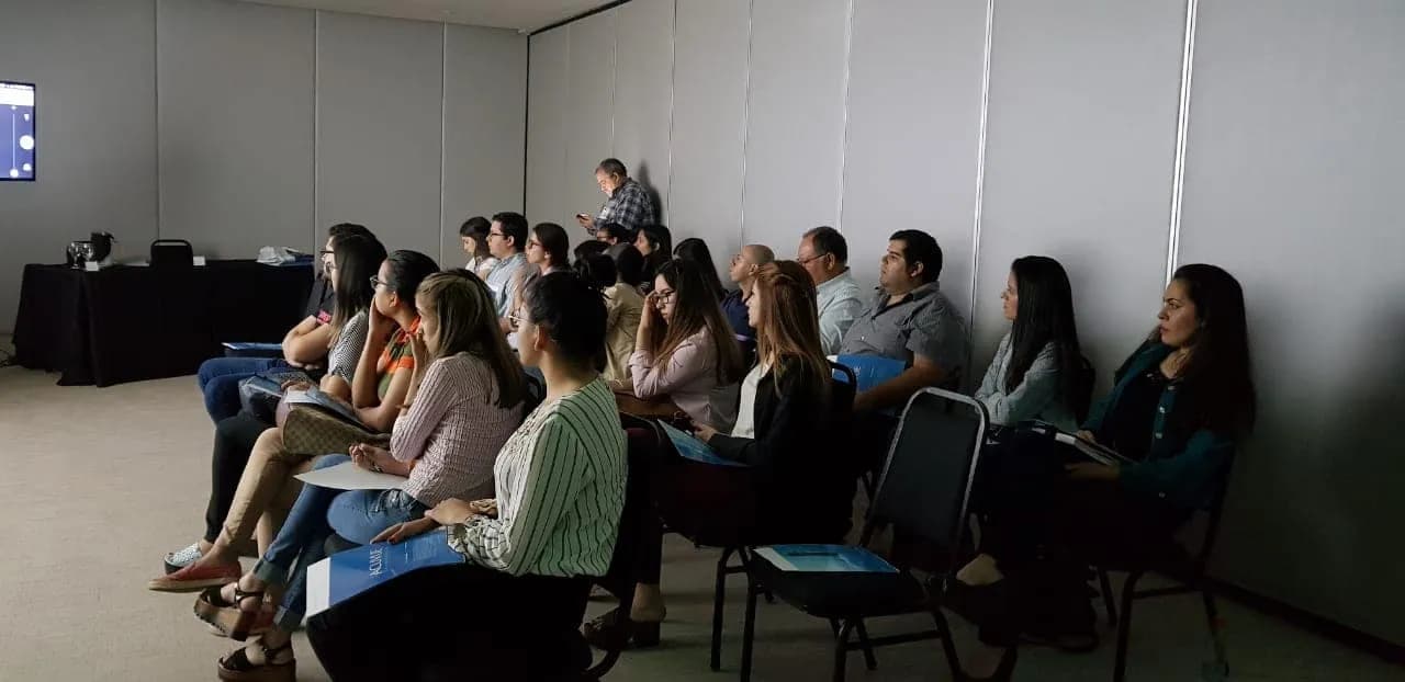 Taller de Lámpara de Hendidura.