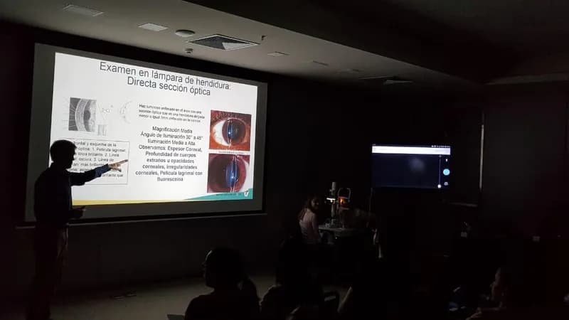 Taller de Lámpara de Hendidura.