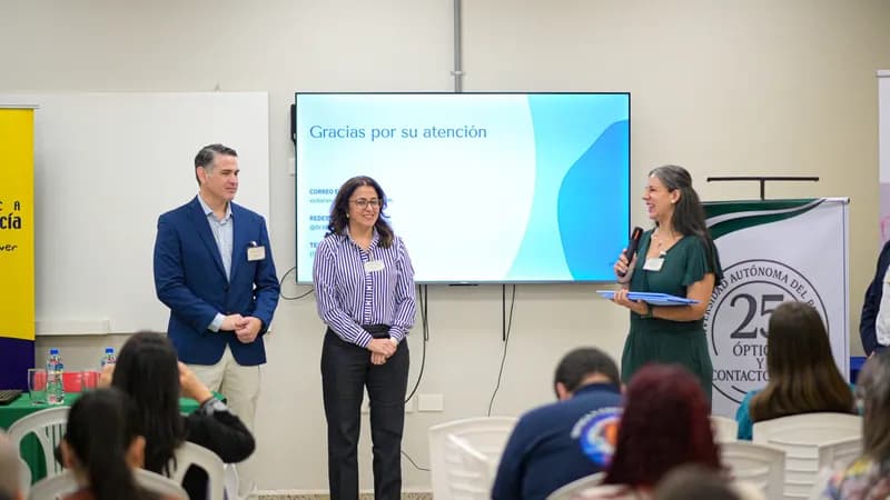 Universidad Autónoma del Paraguay celebró los 25 años de la carrera de Óptica y Contactología