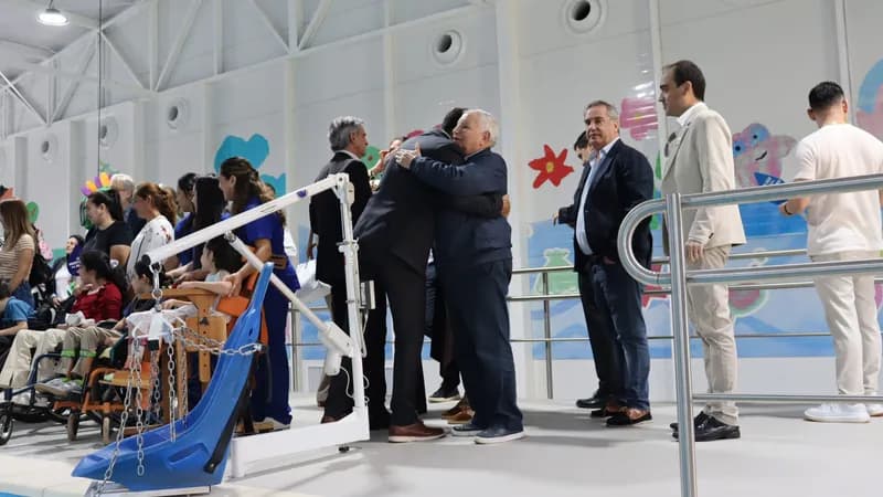 Universidad Autónoma del Paraguay estuvo presente en la inauguración de la sala de hidroterapia de Fundación Teletón