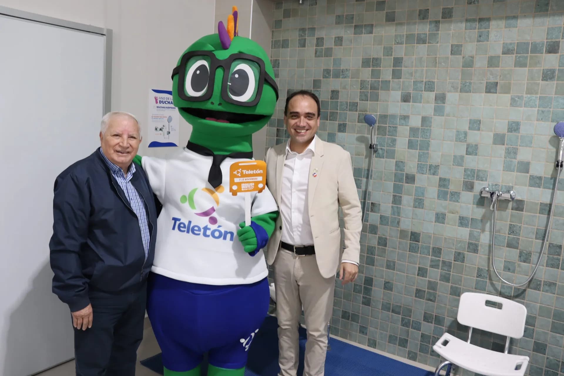 Universidad Autónoma del Paraguay estuvo presente en la inauguración de la sala de hidroterapia de Fundación Teletón