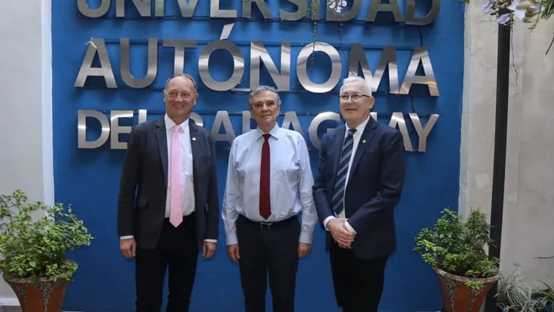 Delegación de Austria visita la UAP para fortalecer vínculos institucionales