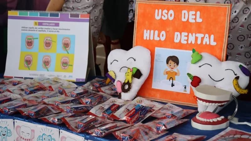 Estudiantes de la Carrera de Odontología de la UAP participaron en la Expo Odontológica ‘Sonrisas Brillantes, Futuros Brillantes’ 2024