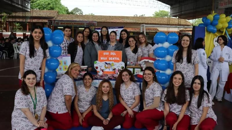 Estudiantes de la Carrera de Odontología de la UAP participaron en la Expo Odontológica ‘Sonrisas Brillantes, Futuros Brillantes’ 2024