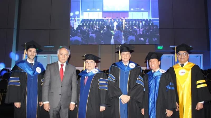 Universidad Autónoma del Paraguay realizó su solemne Ceremonia de Titulación de sus estudiantes generación 2023 y 2024