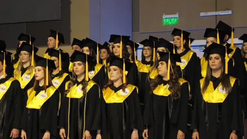 Universidad Autónoma del Paraguay realizó su solemne Ceremonia de Titulación de sus estudiantes generación 2023 y 2024