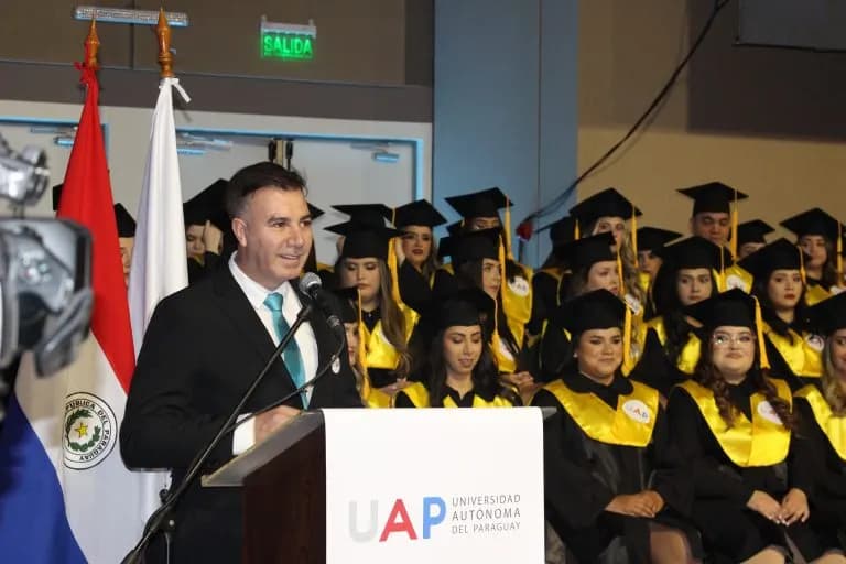 Universidad Autónoma del Paraguay realizó su solemne Ceremonia de Titulación de sus estudiantes generación 2023 y 2024