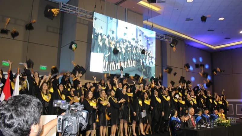 Universidad Autónoma del Paraguay realizó su solemne Ceremonia de Titulación de sus estudiantes generación 2023 y 2024