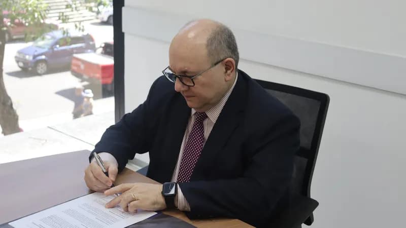 Universidad Autónoma del Paraguay selló importante acuerdo con Manpower