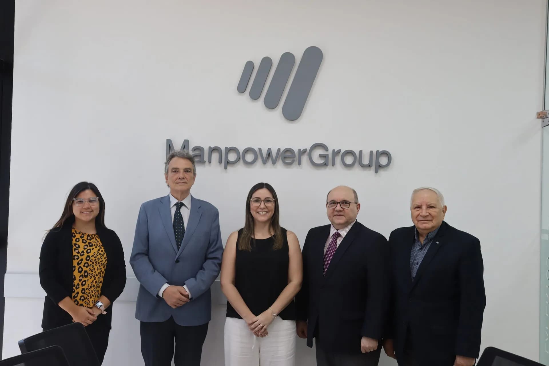 Universidad Autónoma del Paraguay selló importante acuerdo con Manpower