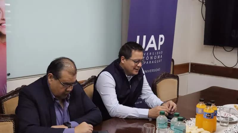 El Presidente del CONES, Federico Mora, visitó la Universidad Autónoma del Paraguay