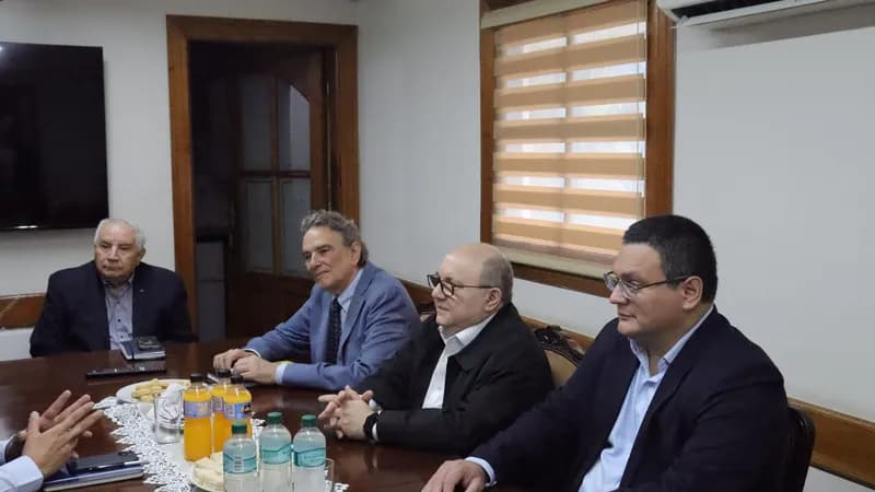 El Presidente del CONES, Federico Mora, visitó la Universidad Autónoma del Paraguay