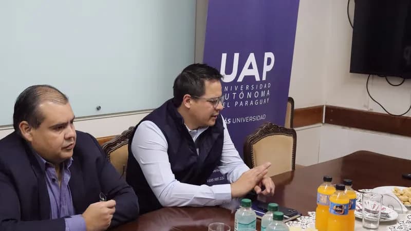 El Presidente del CONES, Federico Mora, visitó la Universidad Autónoma del Paraguay