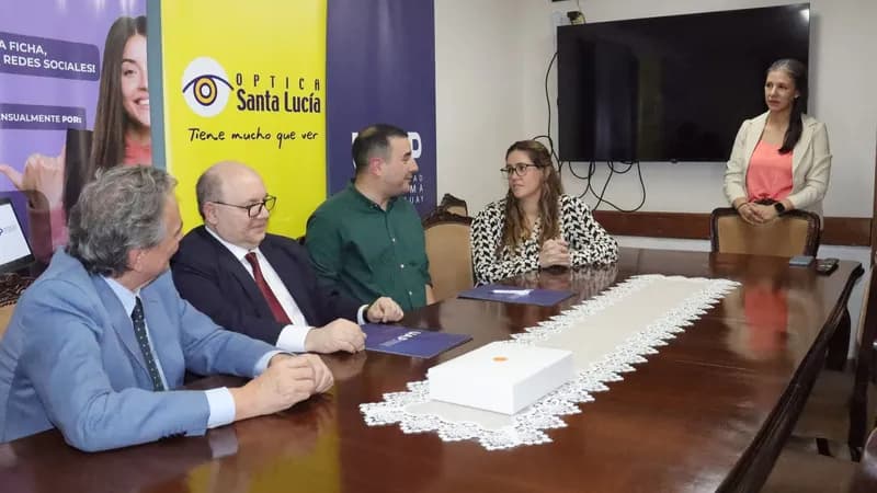 La Universidad Autónoma del Paraguay firma convenio marco con Óptica Santa Lucía