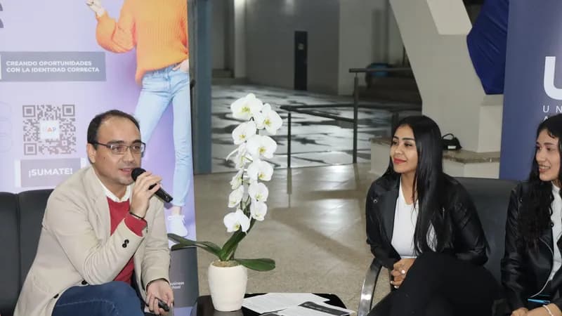 Universidad Autónoma del Paraguay dio la bienvenida a sus nuevos estudiantes del II Semestre 2025