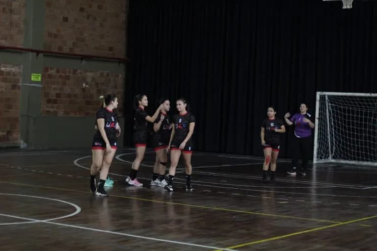 Selección de Handball Femenino de la UAP disputará este domingo su pase a la gran final de los juegos JUPY