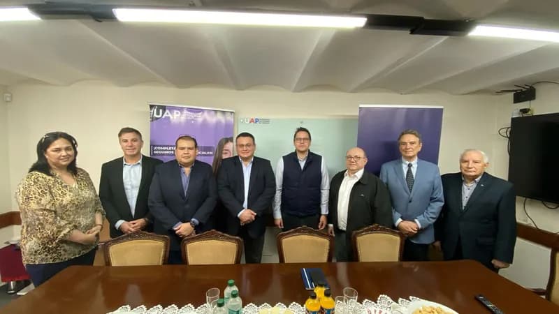 El Presidente del CONES, Federico Mora, visitó la Universidad Autónoma del Paraguay