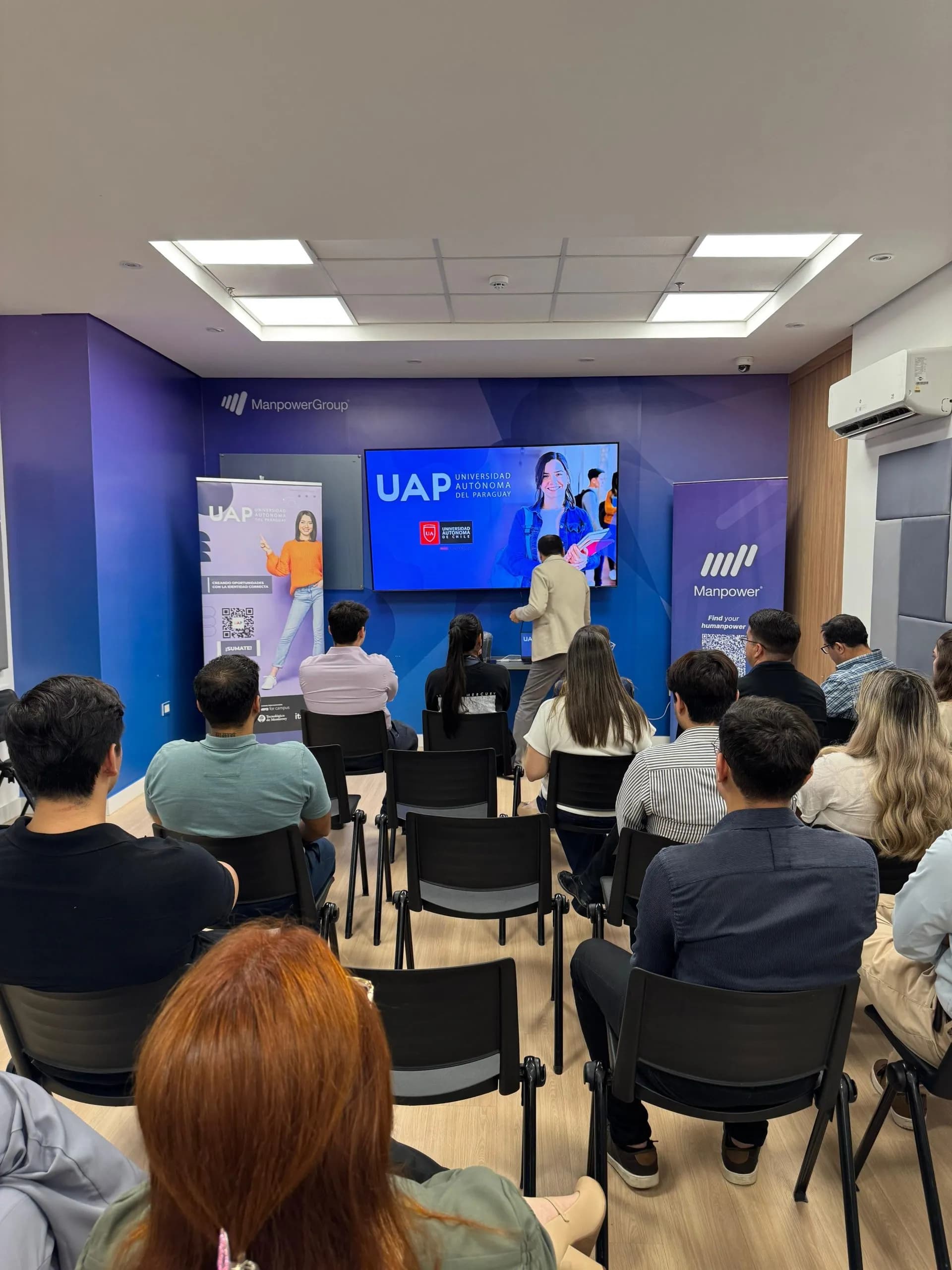 Universidad Autónoma del Paraguay visitó oficinas de su socio estratégico ManpowerGroup